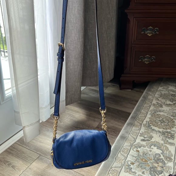 BRAND NEW NEVER USED Royal Marine Blue Michael Kors Purse- With dust cover - Picture 2 of 8